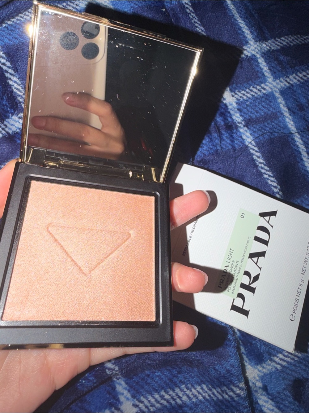 Prada Illuminating Face Powder - Light Peach Glow